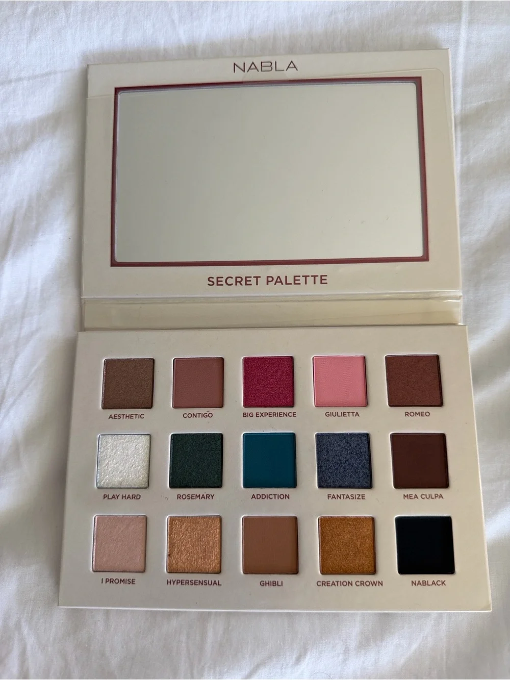 NABLA Secret Palette Eyeshadow - Burgundy Floral